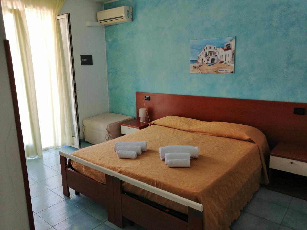 Megaron Hotel Pozzallo Exterior photo